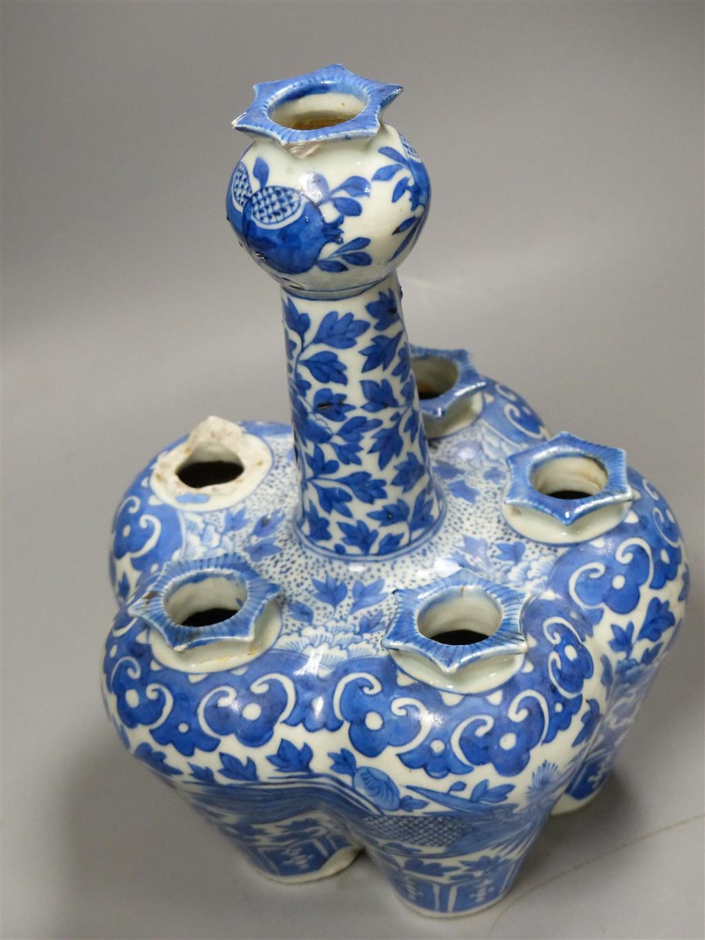 A Chinese blue and white tulip vase, height 24cm